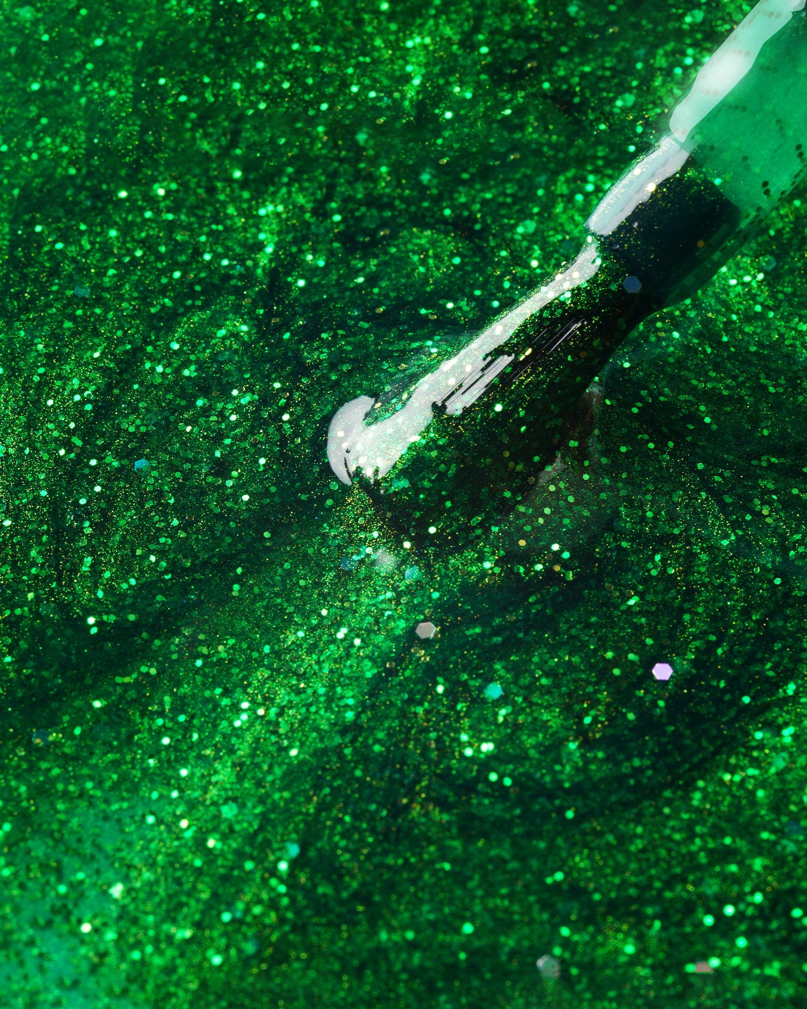 Nature's Hue HEMA-Free Gel Polish #G449 Green Glitter